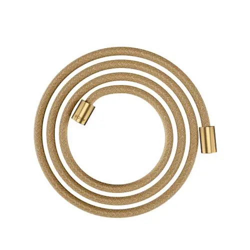 Textilschlauch von AXOR in geschwungenem Design, mit zylindrischen Muttern in Brushed Gold Optik, umgeben von eleganten Schleifen.